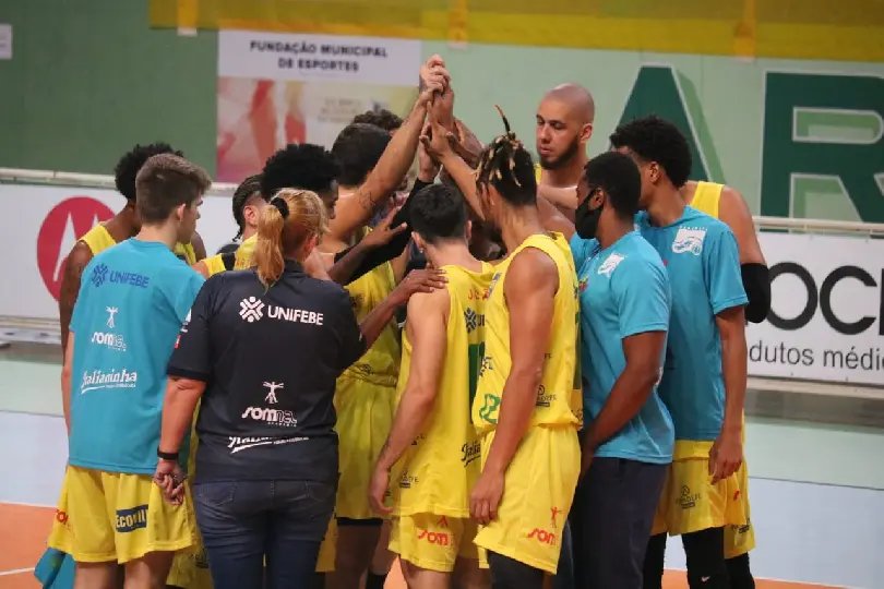 Brusque Basquete enfrenta o Uni&atilde;o Corinthians nas quartas de finais do Campeonato Brasileiro
