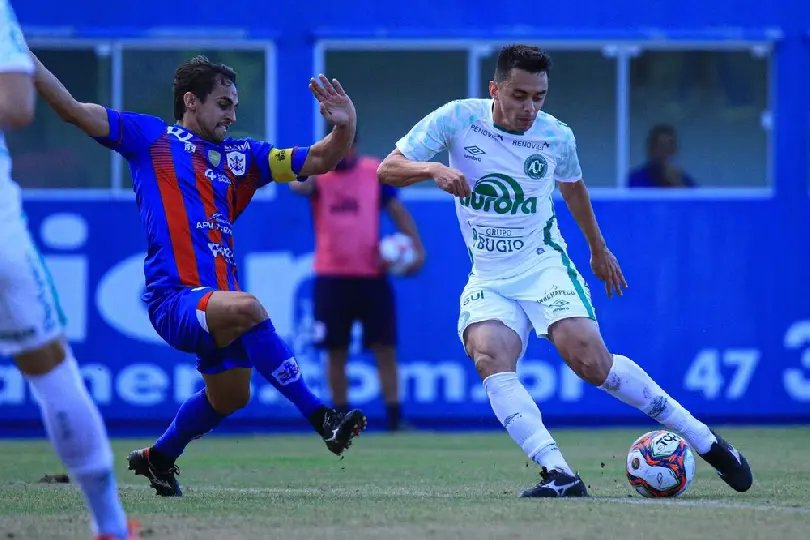 Chapecoense enfrenta Marc&iacute;lio Dias ap&oacute;s jogar duas vezes as quarta de final 