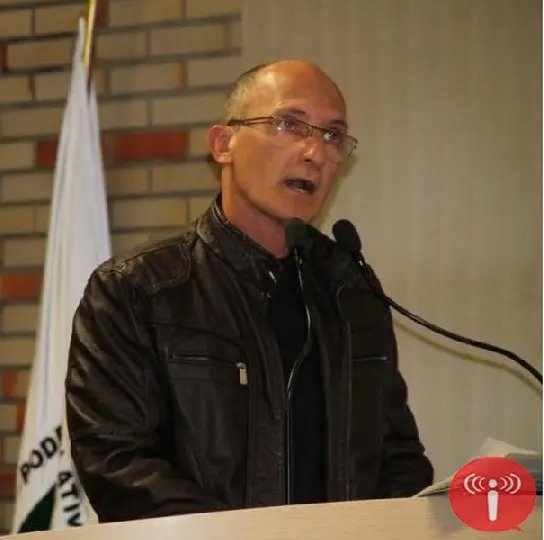 Giraldi diz que Batêas sofre por vagas em creche
