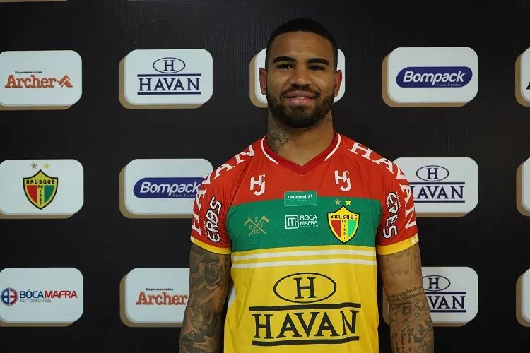 Brusque FC anuncia meia atacante John Cley