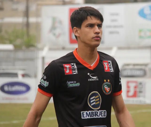 Goleiro titular do Camboriú reforça o Brusque