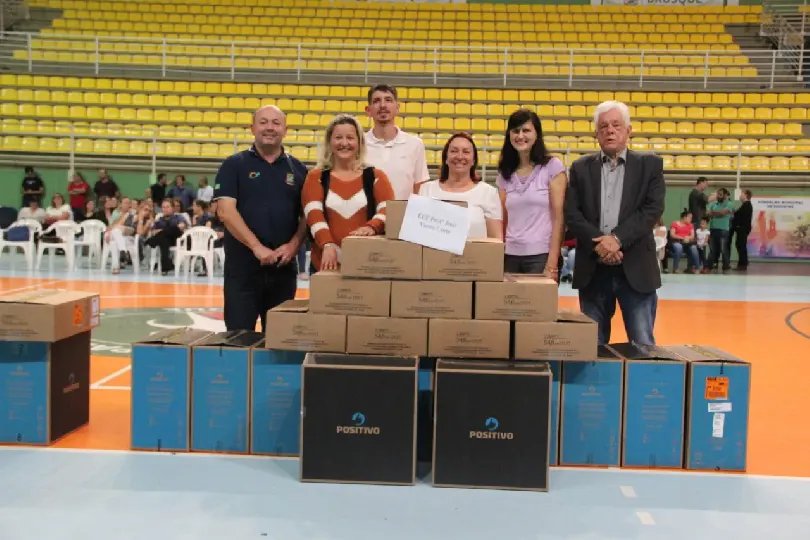 Prefeitura realiza a entrega de 70 novos computadores para as escolas da rede p&uacute;blica de ensino