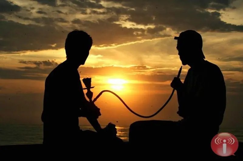 Fumar narguilé é como consumir 100 cigarros