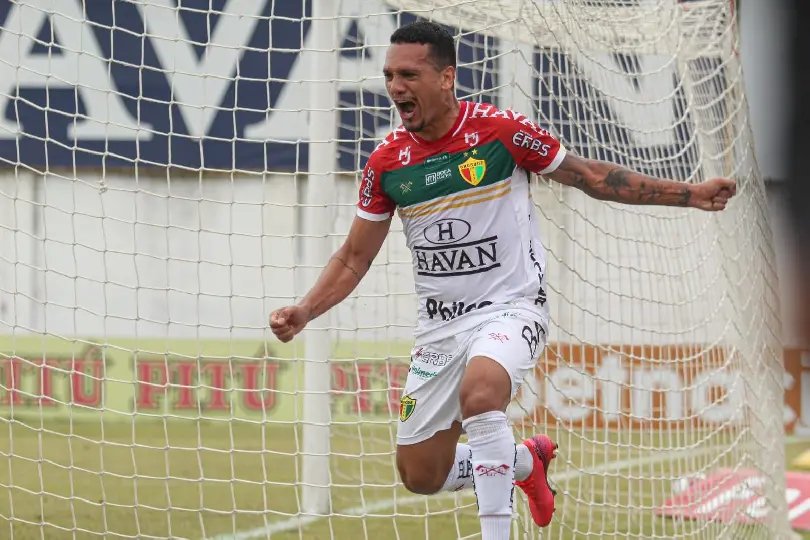 Brusque anuncia a volta de Thiago Alagoano