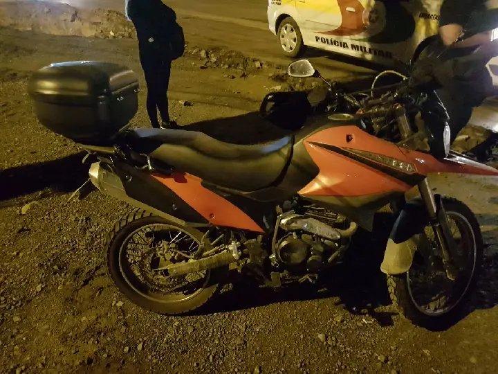 Motocicleta de Brusque se envolve em acidente na Antônio Heil