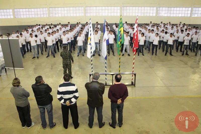 Mais de 180 jovens recebem dispensa militar