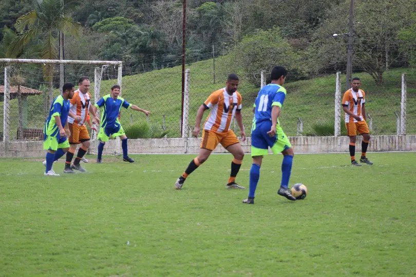 Goleadas marcam abertura do 20&ordm; Campeonato do Sintricomb