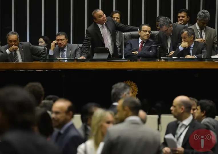 Câmara aprova a PEC do orçamento impositivo