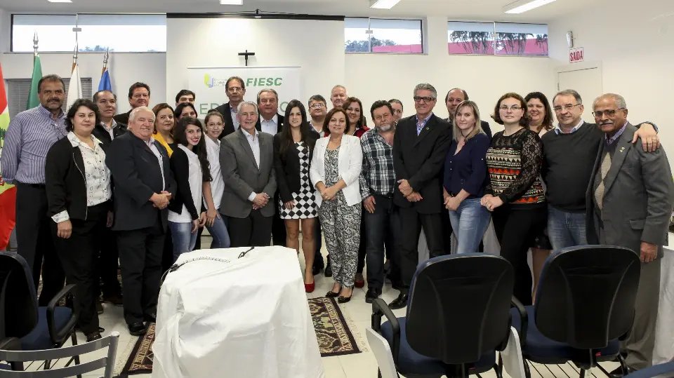 Presidente da Fiesc palestra para empresários brusquenses
