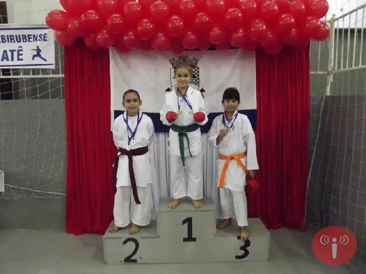 Carateca brusquense é ouro em Joinville