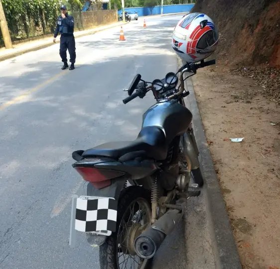 Crian&ccedil;a &eacute; atropelada por motocicleta