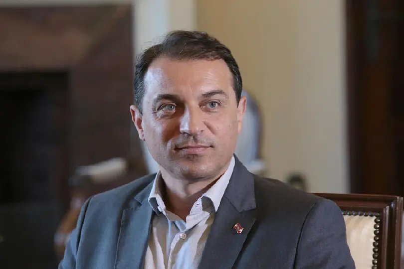 Carlos Mois&eacute;s voltar&aacute; ao comando de Santa Catarina