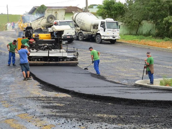 Ruas e pontilhões recebem obras e manutenção