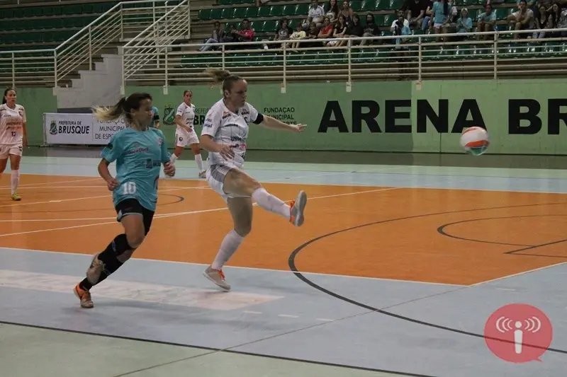 Barateiro sofre derrota em Chapecó na primeira final