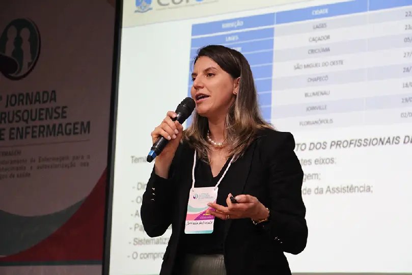 2&ordf; Jornada Brusquense de Enfermagem re&uacute;ne mais de cem profissionais