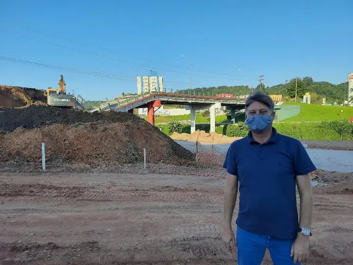 (V&Iacute;DEO) Restante da ponte n&atilde;o foi comprometido, diz engenheiro