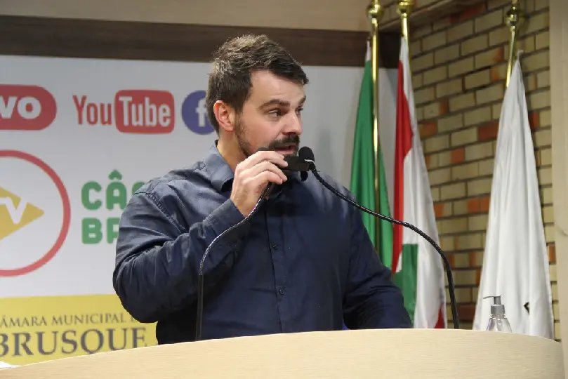 &ldquo;&Eacute; f&aacute;cil apontar dedos&rdquo;, afirma Nik Imhof sobre queda da cabeceira da ponte do Santos Dumont