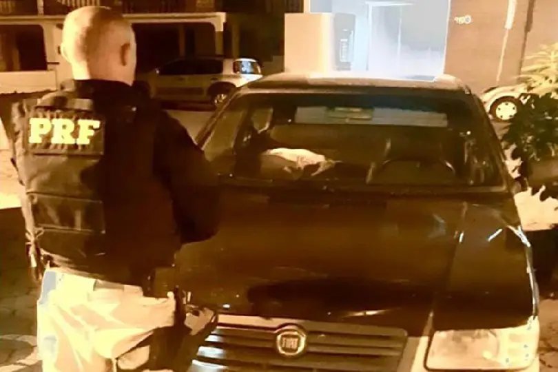 Carro furtado &eacute; recuperado em Itapema