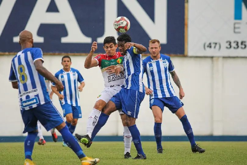 Ava&iacute; e Brusque fazem primeiro jogo da semifinal do Campeonato Catarinense