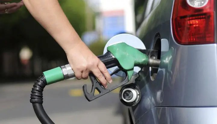 Petrobras reduz preço da gasolina e aumenta o do diesel