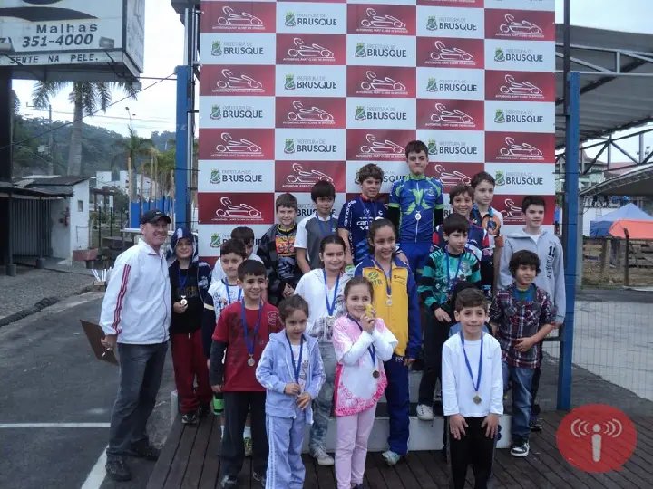 Mais um domingo de pedaladas no kartódromo