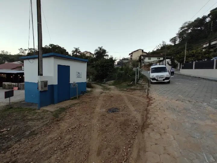 Obra para aumento de press&atilde;o de &aacute;gua em tr&ecirc;s ruas do bairro Limeira