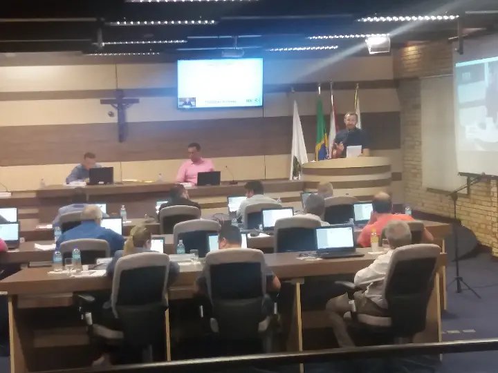 Câmara autoriza Prefeitura a pagar danos causados por buracos de rua