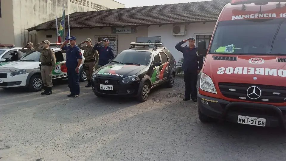 Tarde de homenagens a Cabo Everaldo em Brusque e Guabiruba