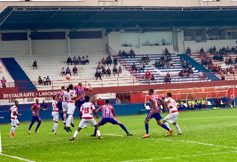 Carlos Renaux estreia com goleada no dia do anivers&aacute;rio