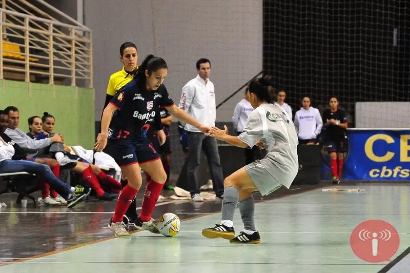 Empate pode valer liderança ao Barateiro