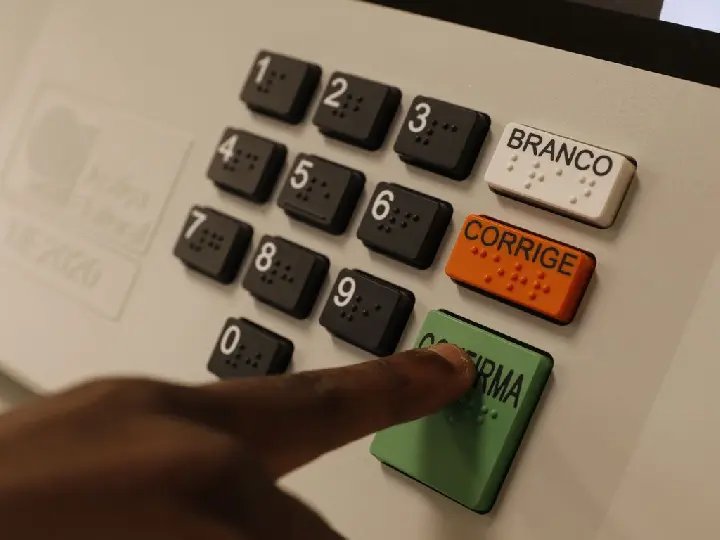Eleitor pode votar hoje mesmo que n&atilde;o tenha comparecido no 1&ordm; turno