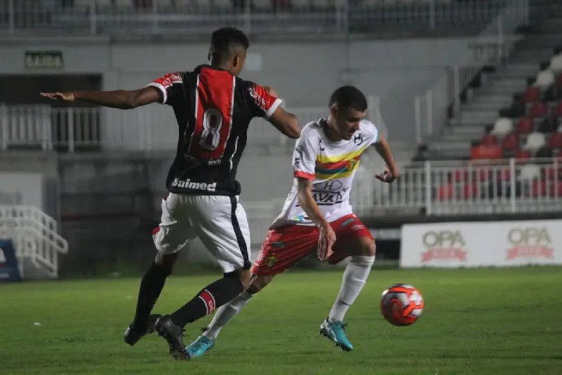 Brusque volta de Joinville com empate sem gols na Arena
