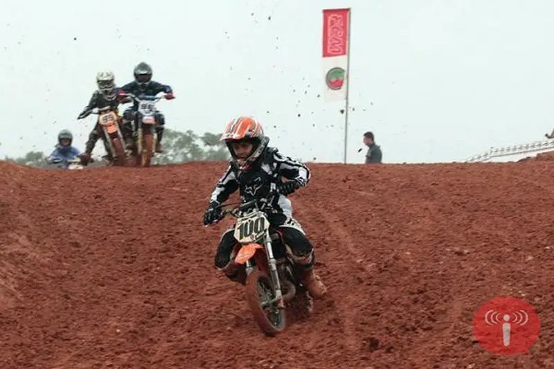 Mesmo caindo, Ryan fica em 2º 