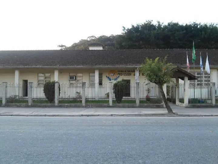 Reuni&atilde;o entre prefeito e secret&aacute;rio de estado da Educa&ccedil;&atilde;o discutiu situa&ccedil;&atilde;o da escola Jo&atilde;o Boos