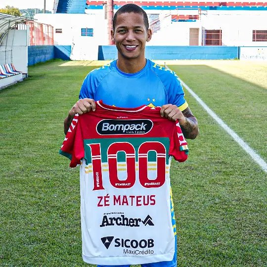 Brusque presta homenagem para jogadores por n&uacute;mero de jogos oficiais