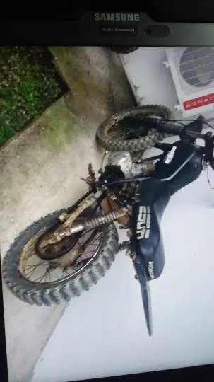 Motociclista embriagado foge, &eacute; pego e reage &agrave; pris&atilde;o