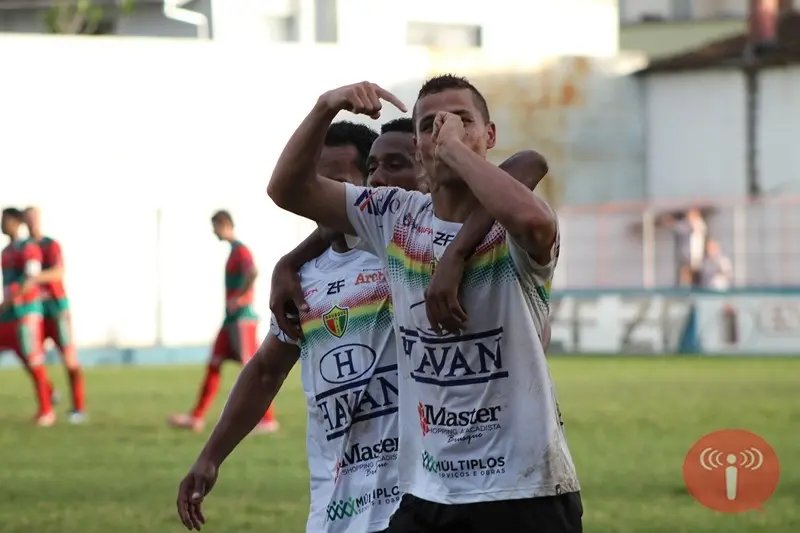 Em jogo emocionante, Brusque vira e volta a vencer
