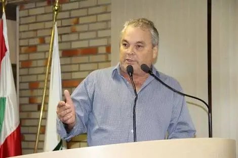 Lei vai obrigar identificação em todos os veiculos públicos municipais de Brusque