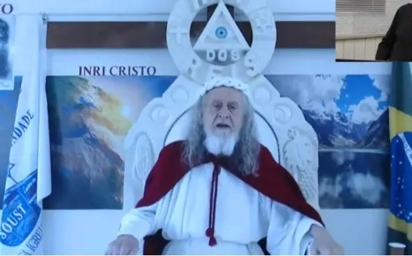 Inri Cristo &eacute; entrevistado na R&aacute;dio Cidade