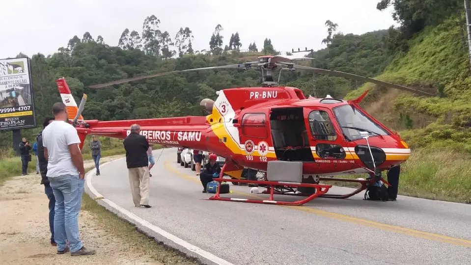 Acidente grave entre carro e caminh&atilde;o na rodovia Gentil Battisti Archer