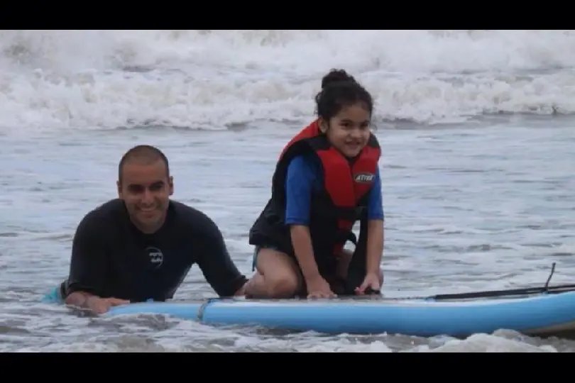 Escola de surf de Balneário Camboriú promove festival inédito para autistas