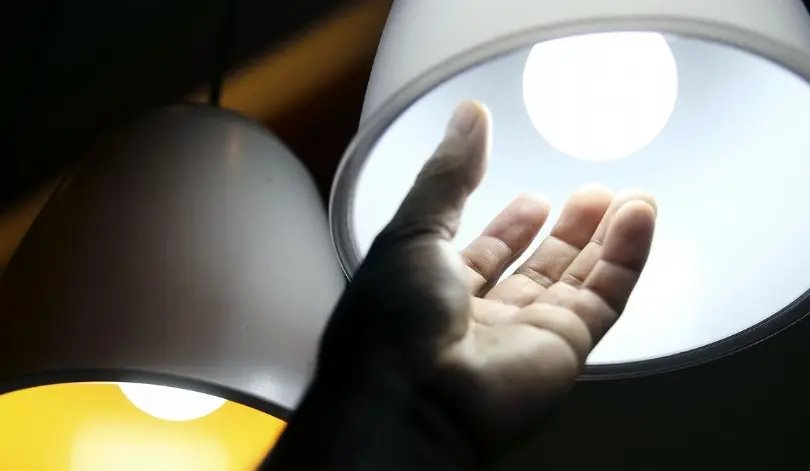 Conta de luz segue com bandeira vermelha