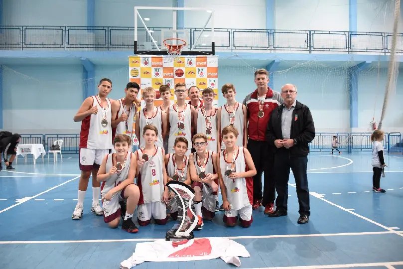 AD Brusque/Colégio São Luiz fica em terceiro no Estadual de Basquete Sub-13