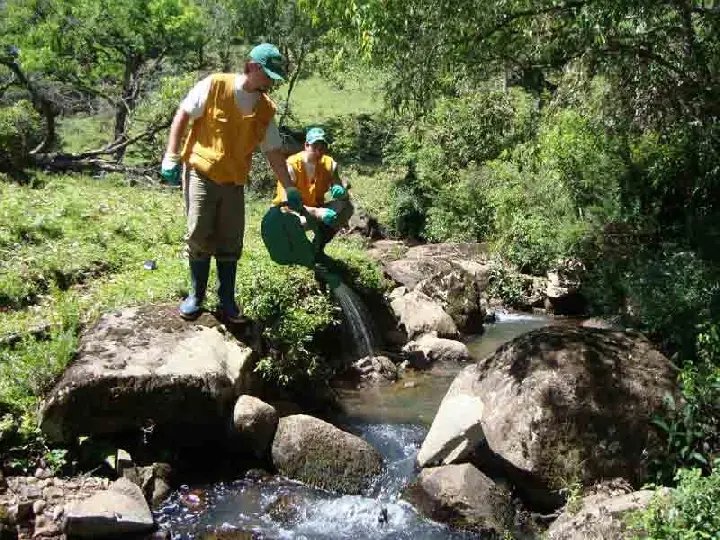 SDR Brusque recebe larvicida para controle de borrachudos