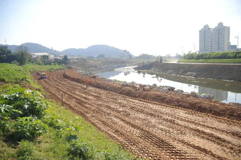 Obras da Beira Rio margem esquerda est&atilde;o dentro do cronograma previsto