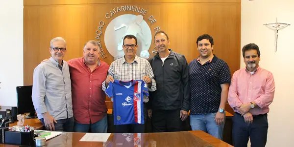Carlos Renaux voltará ao futebol profissional em 2018