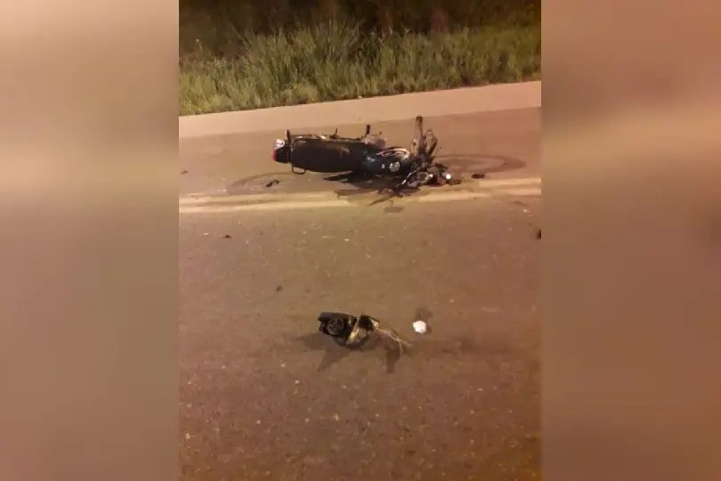 (V&Iacute;DEO) Motociclista fica gravemente ferido na Antonio Heil