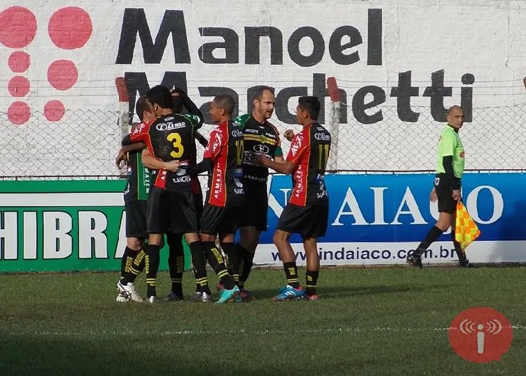 Com dois de Cidinho, Brusque vence XV de Outubro