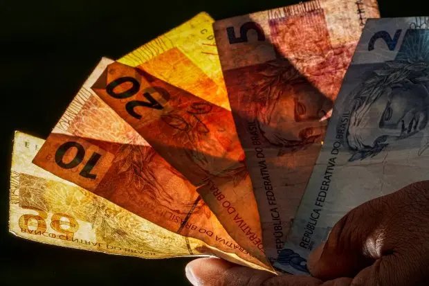 Segunda parcela do 13&ordm; ao funcionalismo p&uacute;blico j&aacute; est&aacute; dispon&iacute;vel