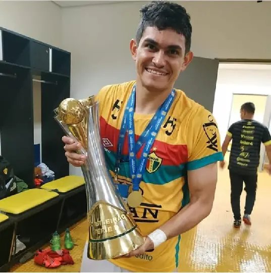 Atacante do Brusque, J&uacute;nior Pirambu &eacute; o artilheiro do brasileiro s&eacute;rie D